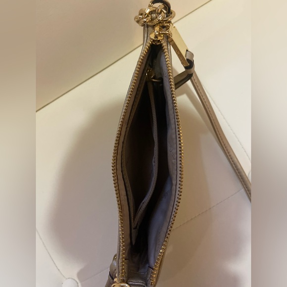 Calvin Klein gold shimmer cross body bag gold accents zipper closure - Picture 3 of 7